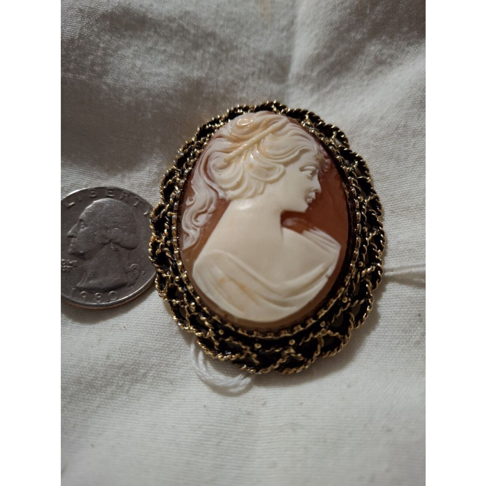 cameo brooch or pendant